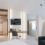 Hotel Myr Puerta Serranos 4*