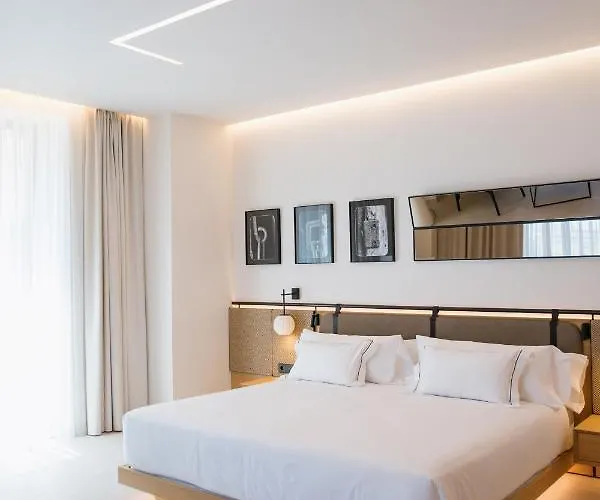 Myr Puerta Serranos 酒店 4*