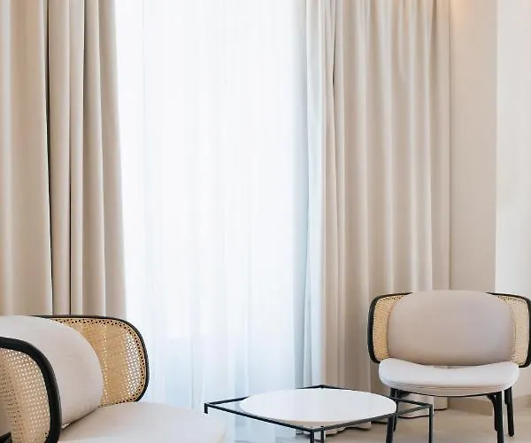 Myr Puerta Serranos 酒店 4*