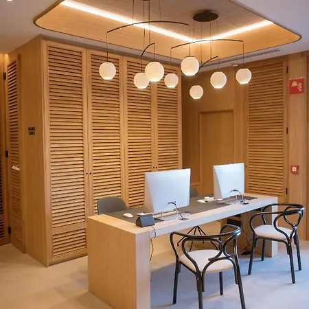 Myr Puerta Serranos Hotel 4*