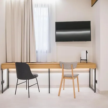 Myr Puerta Serranos Hotel