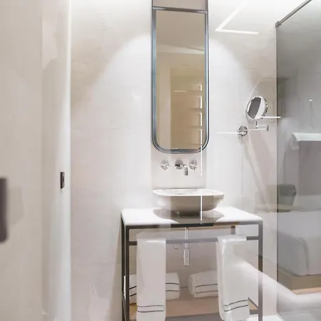 Myr Puerta Serranos Valencia