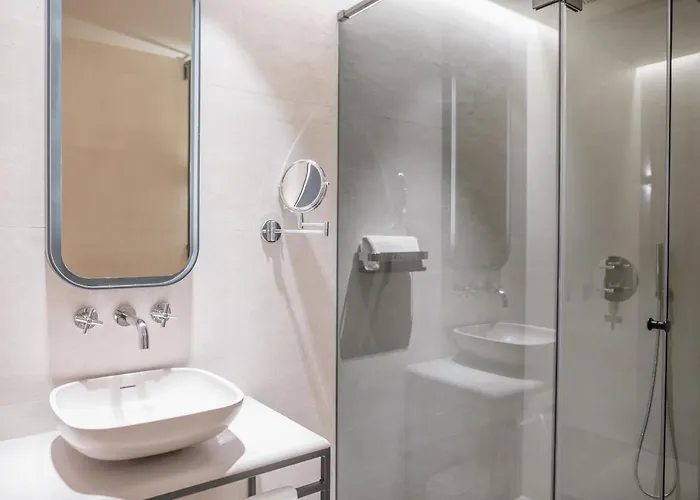 Myr Puerta Serranos Hotel