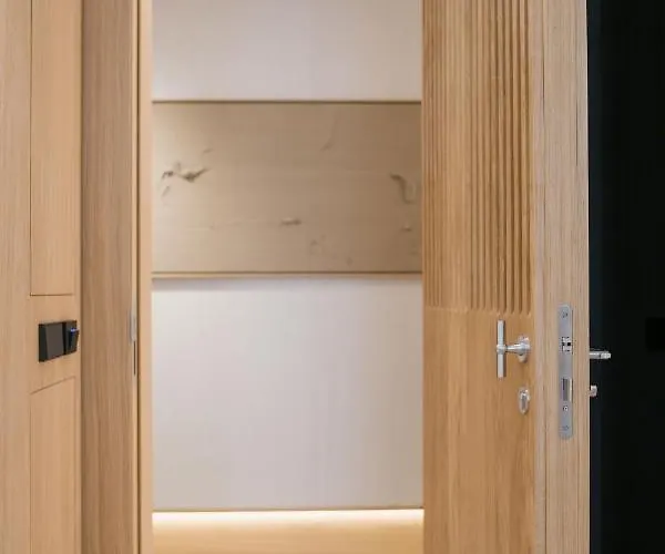 Myr Puerta Serranos Valence