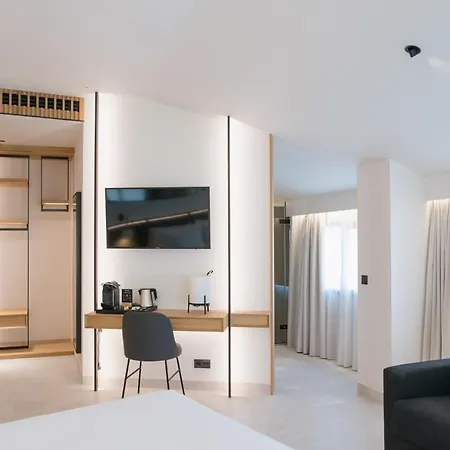 Hotel Myr Puerta Serranos 4*